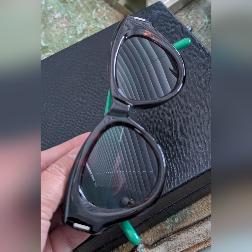 Miramira Stylish‎ Black and Green Sunglasses